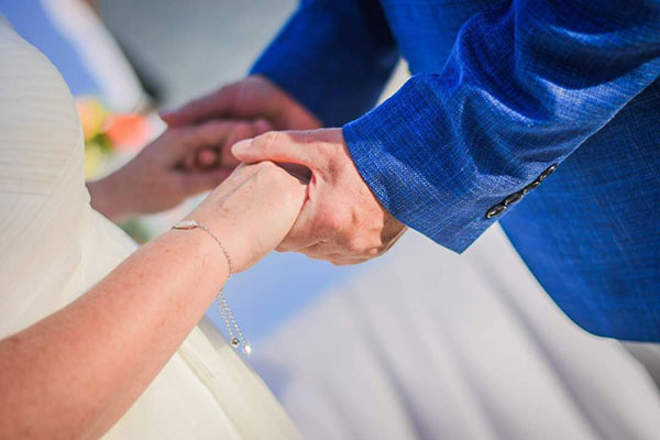How to make use of LoveForHeart online?